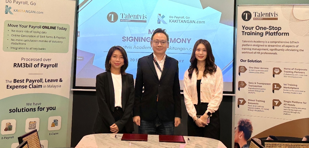 Left to right: Zetty from Kakitangan, Effon Khoo, co-founder & CEO, Kakitangan and Joen Cheong, commercial manager of Talentvis Academy Malaysia